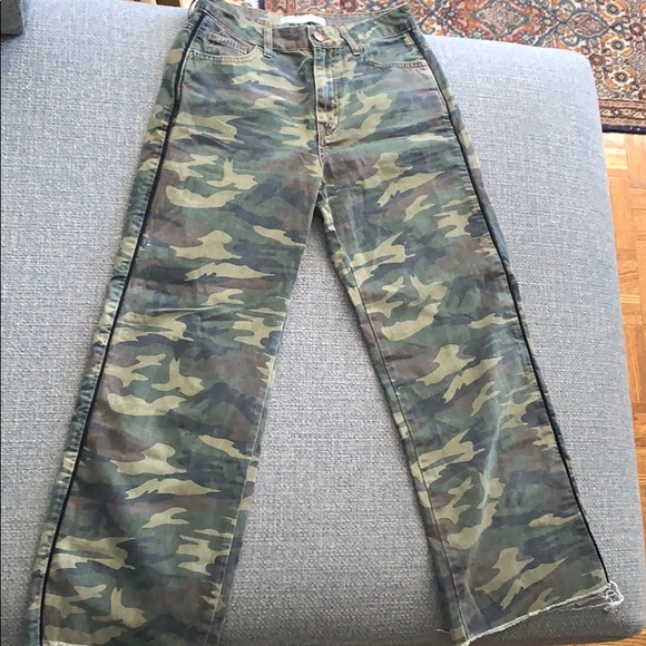 ZARA Camo high wasted Ankle Jeans - Picture 2 of 5